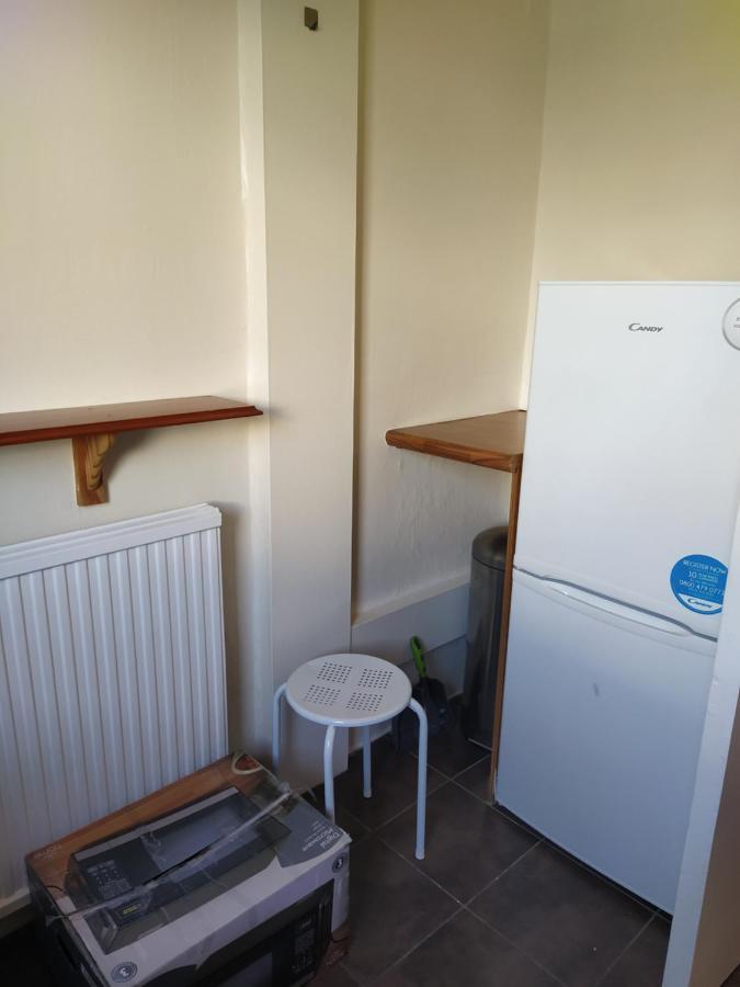 Self Catering 2 Bedroom Flat, Frequent Buses, 1-Minute Walk To Bus Stop, 20 Minutes To City Center Edinburgh Dış mekan fotoğraf