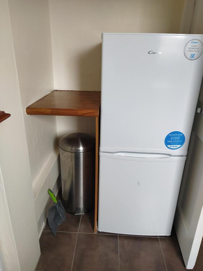 Self Catering 2 Bedroom Flat, Frequent Buses, 1-Minute Walk To Bus Stop, 20 Minutes To City Center Edinburgh Dış mekan fotoğraf